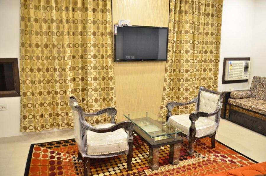Hotel Popular Amritsar Esterno foto