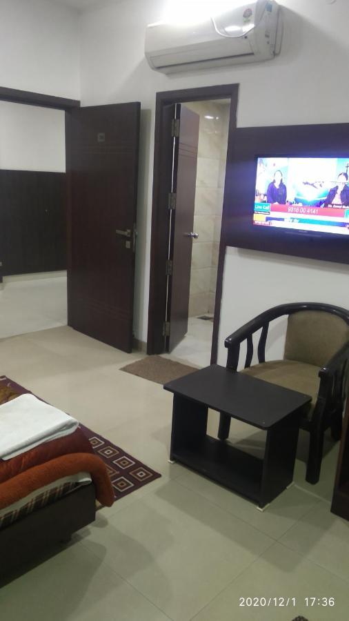 Hotel Popular Amritsar Esterno foto