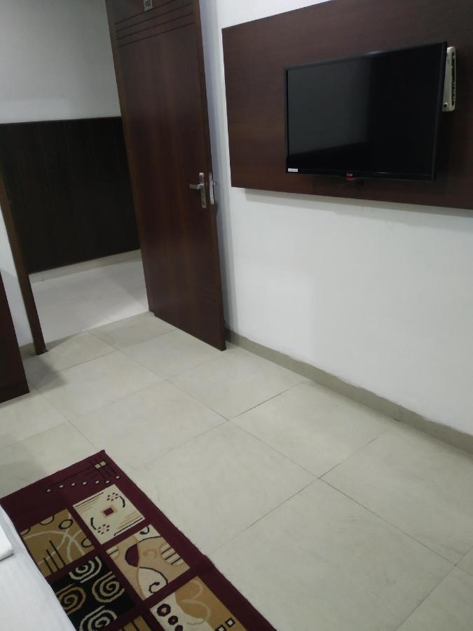 Hotel Popular Amritsar Esterno foto