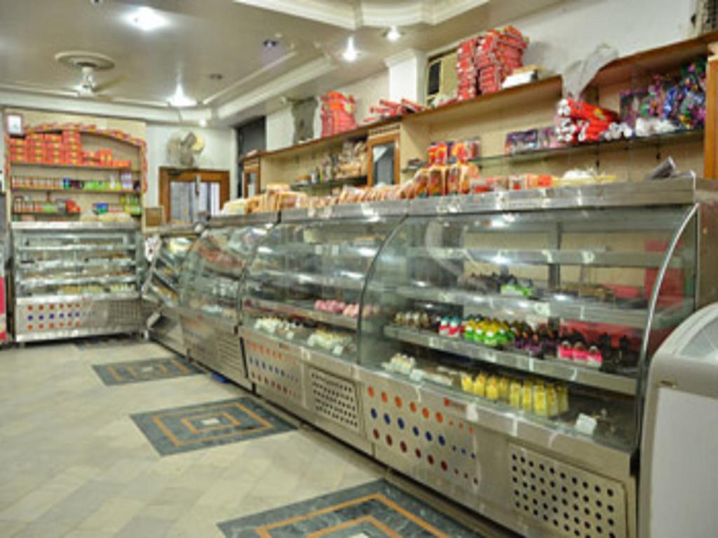 Hotel Popular Amritsar Esterno foto