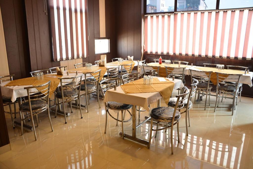 Hotel Popular Amritsar Esterno foto
