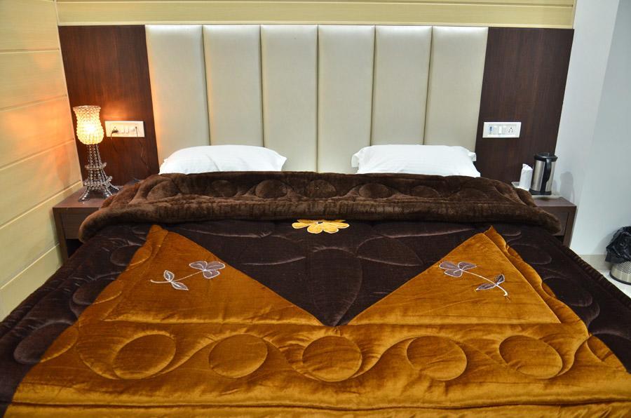 Hotel Popular Amritsar Esterno foto